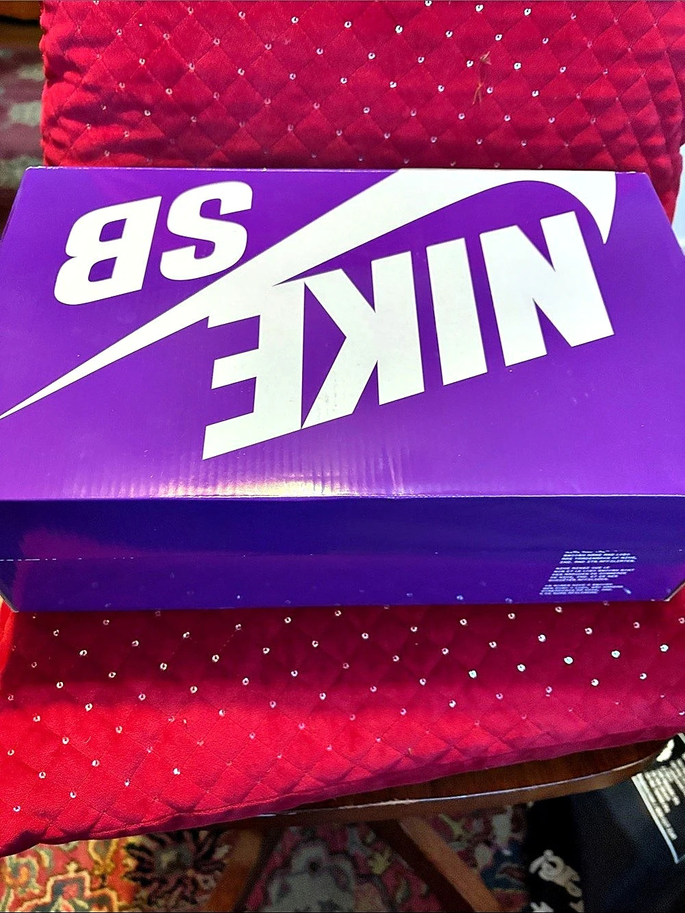 Empty Nike SB Zoom Blazer Mid Sneakers US box